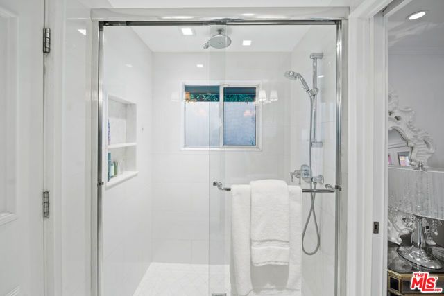 1455 Rising Glen, Los Angeles, CA 90069