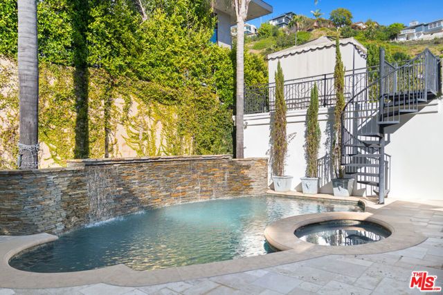 1455 Rising Glen, Los Angeles, CA 90069