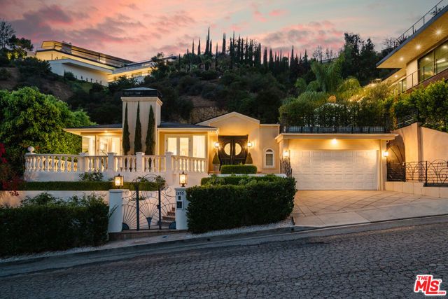 1455 Rising Glen, Los Angeles, CA 90069