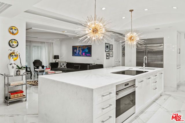 1455 Rising Glen, Los Angeles, CA 90069