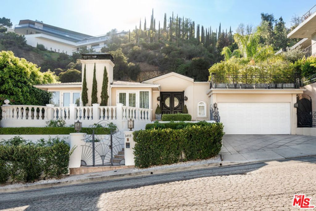 1455 Rising Glen, Los Angeles, CA 90069