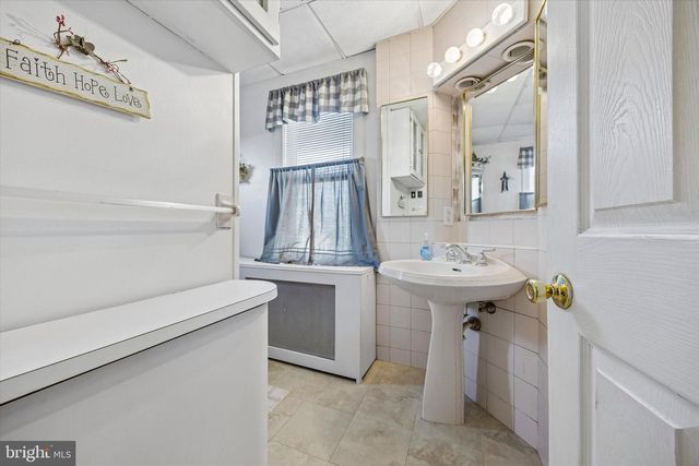 620 GILBERT RD, Ridley Park, PA 19078