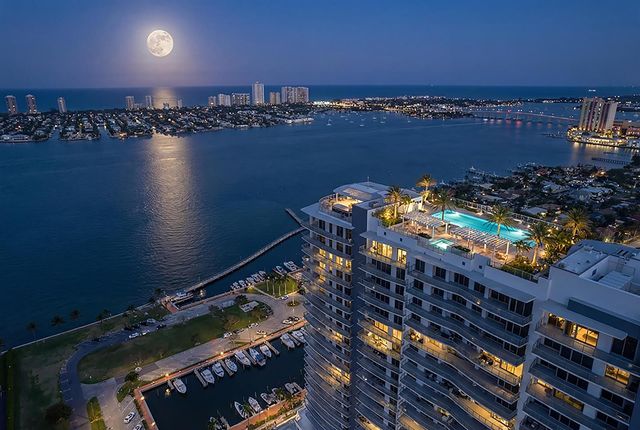 220 Lake Shore Drive 1011, Lake Park, FL 33403