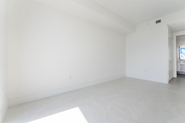 220 Lake Shore Drive 1011, Lake Park, FL 33403