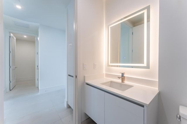 220 Lake Shore Drive 1011, Lake Park, FL 33403
