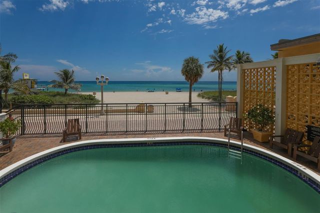 1815 N Surf Road 403, Hollywood, FL 33019