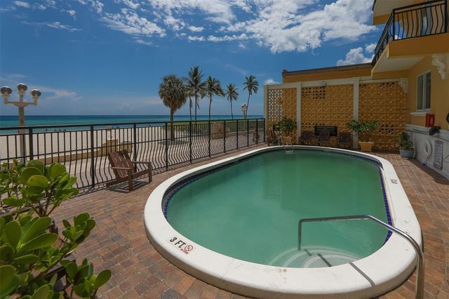 1815 N Surf Road 403, Hollywood, FL 33019
