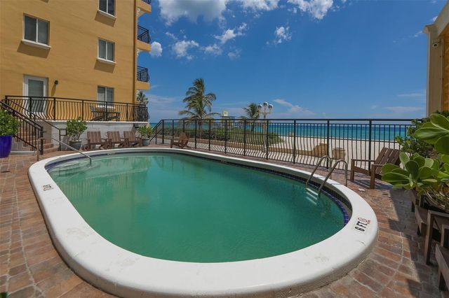 1815 N Surf Road 403, Hollywood, FL 33019