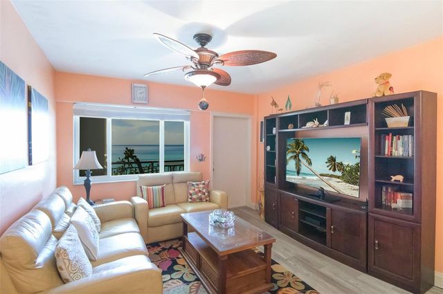 1815 N Surf Road 403, Hollywood, FL 33019