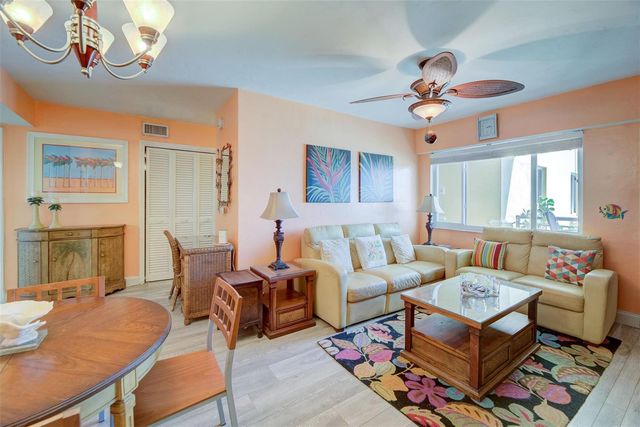 1815 N Surf Road 403, Hollywood, FL 33019