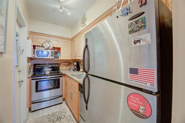 1815 N Surf Road 403, Hollywood, FL 33019