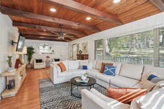 200 SW 42nd Street, Des Moines, IA 50312