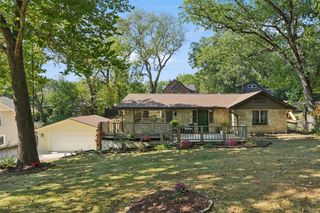 200 SW 42nd Street, Des Moines, IA 50312