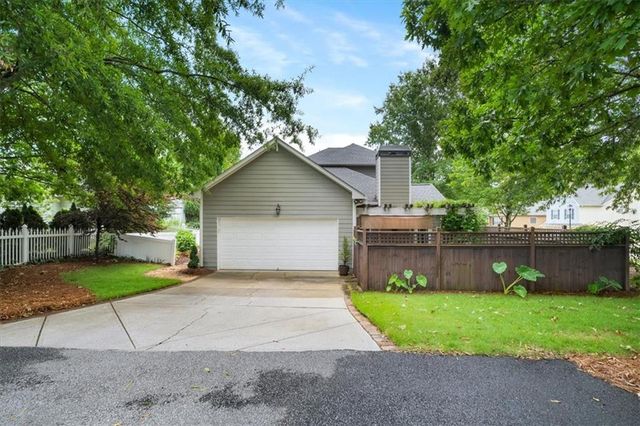 3 Creekside Way, Newnan, GA 30265