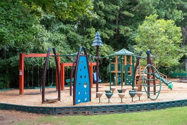 3 Creekside Way, Newnan, GA 30265