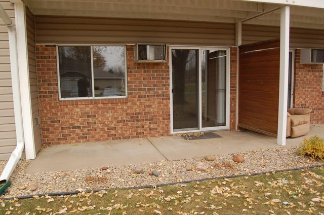 7600 157th Street W 105, Apple Valley, MN 55124