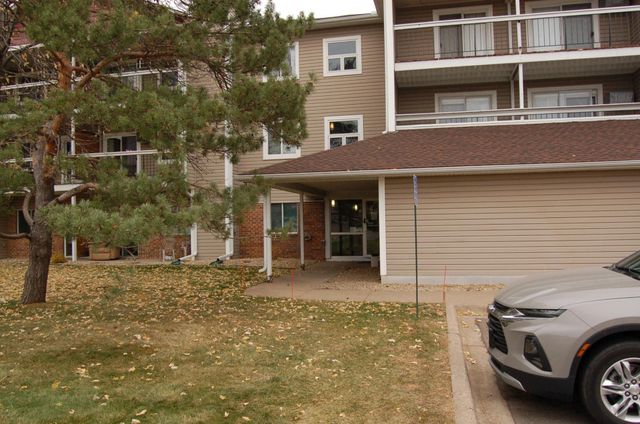 7600 157th Street W 105, Apple Valley, MN 55124