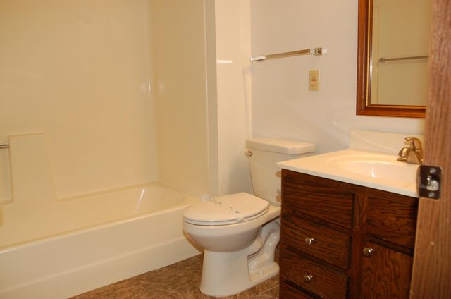 7600 157th Street W 105, Apple Valley, MN 55124