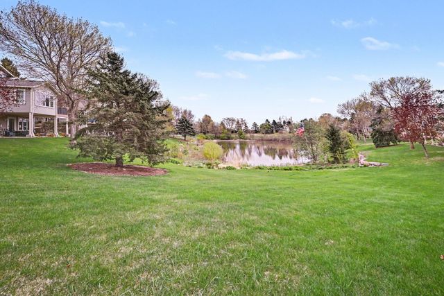 8819 Stonebrooke Court, Woodbury, MN 55125
