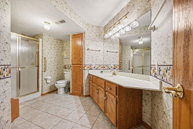 8819 Stonebrooke Court, Woodbury, MN 55125