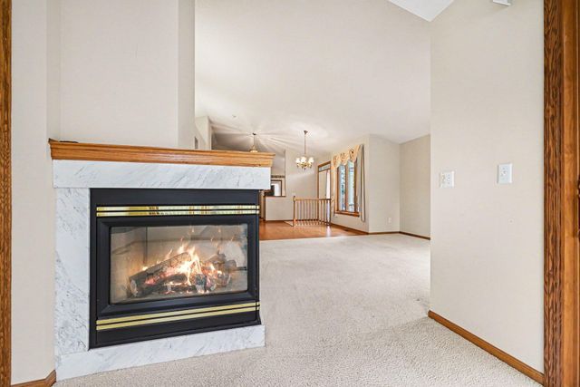 8819 Stonebrooke Court, Woodbury, MN 55125