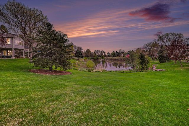 8819 Stonebrooke Court, Woodbury, MN 55125