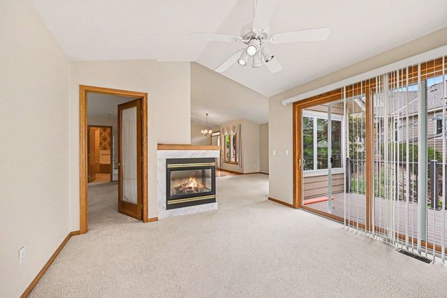 8819 Stonebrooke Court, Woodbury, MN 55125