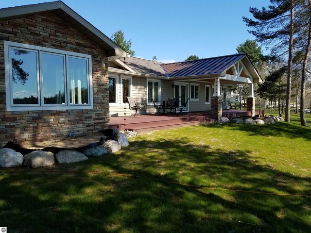 254 S E Silver Lake Road, Traverse City, MI 49685