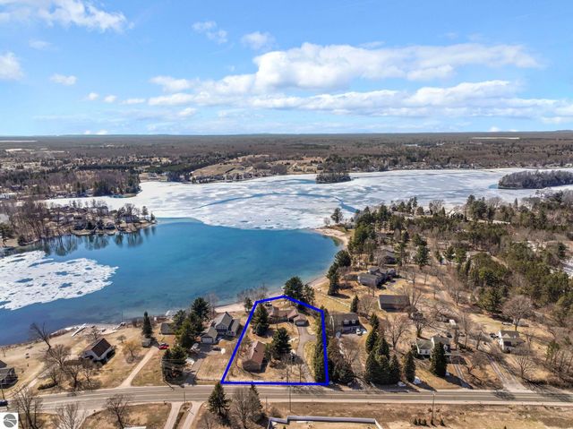 254 S E Silver Lake Road, Traverse City, MI 49685