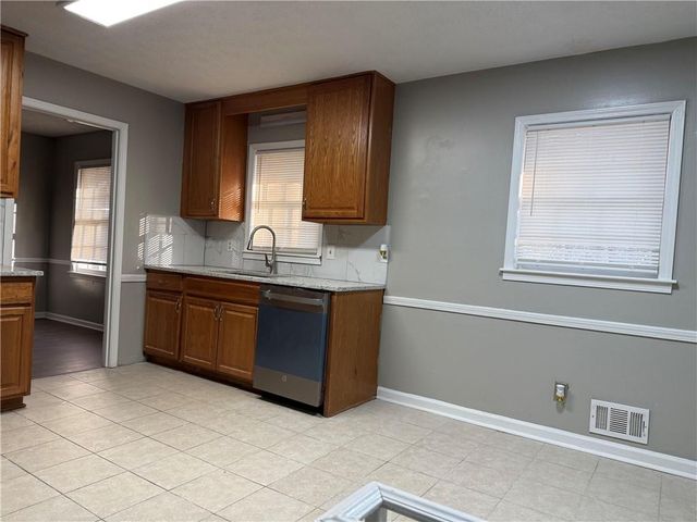 818 BRADFORD Court, Lilburn, GA 30047