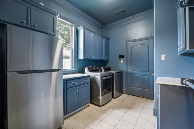 4802 Saxon Street, Bellaire, TX 77401