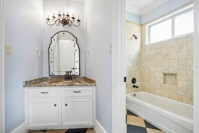 4802 Saxon Street, Bellaire, TX 77401