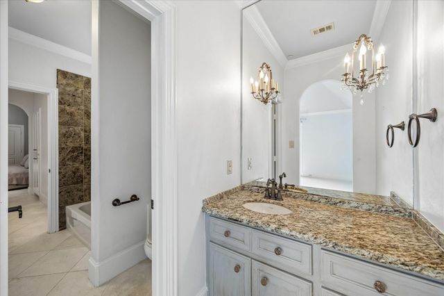 4802 Saxon Street, Bellaire, TX 77401