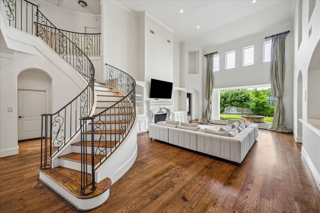 4802 Saxon Street, Bellaire, TX 77401