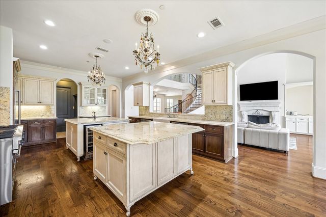 4802 Saxon Street, Bellaire, TX 77401