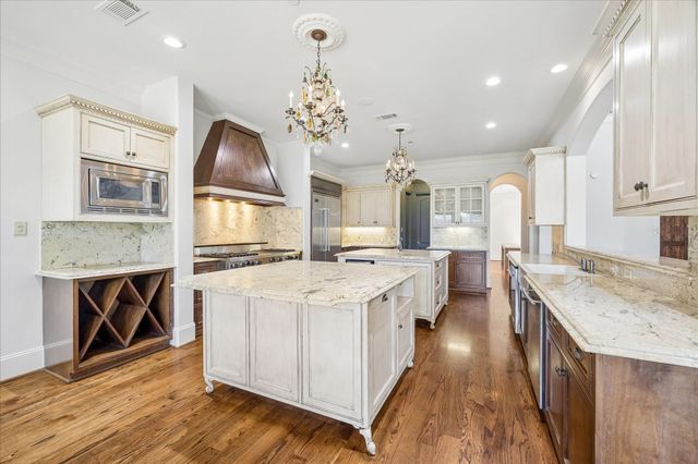 4802 Saxon Street, Bellaire, TX 77401