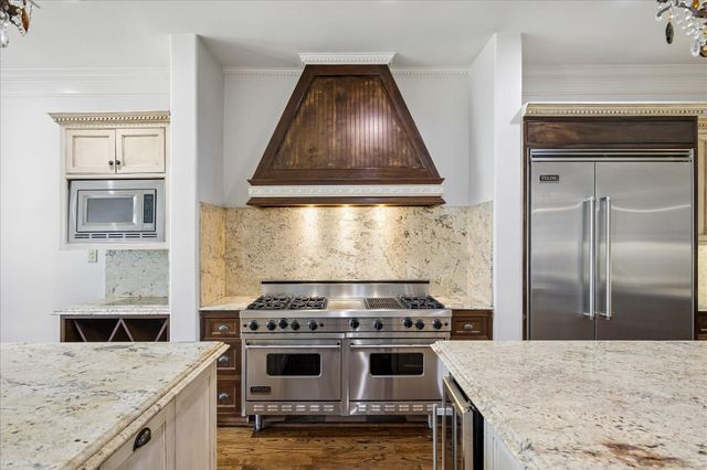 4802 Saxon Street, Bellaire, TX 77401