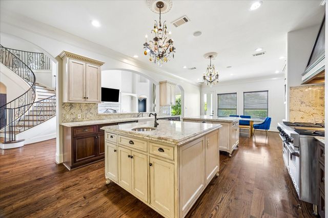 4802 Saxon Street, Bellaire, TX 77401