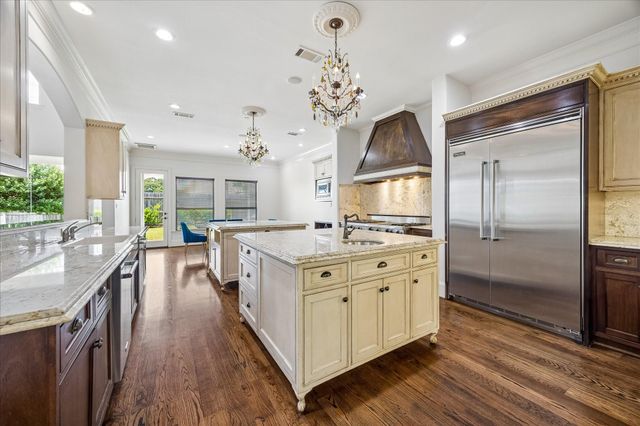 4802 Saxon Street, Bellaire, TX 77401