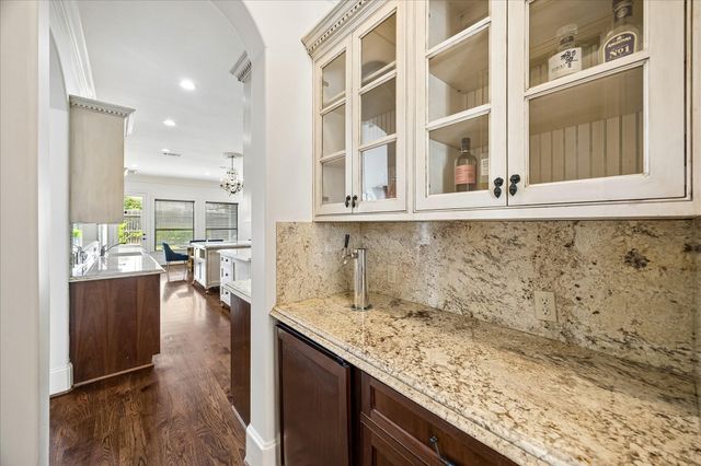 4802 Saxon Street, Bellaire, TX 77401