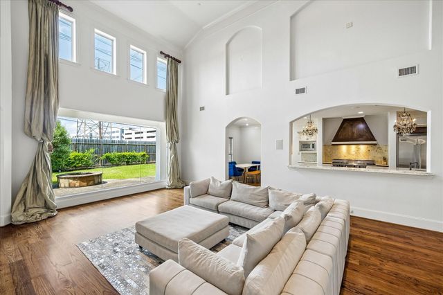 4802 Saxon Street, Bellaire, TX 77401