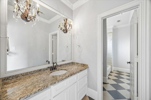 4802 Saxon Street, Bellaire, TX 77401