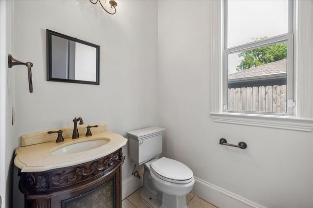 4802 Saxon Street, Bellaire, TX 77401