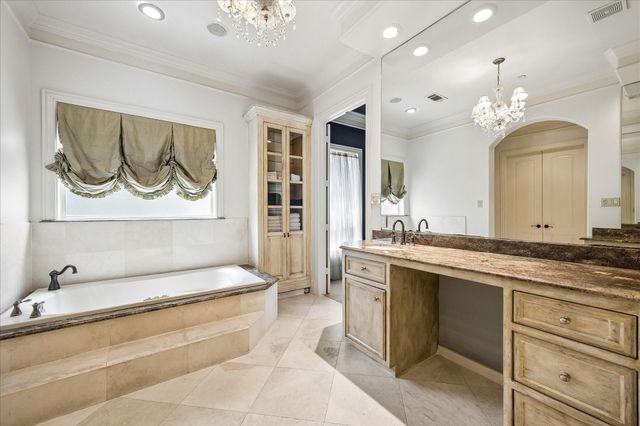 4802 Saxon Street, Bellaire, TX 77401