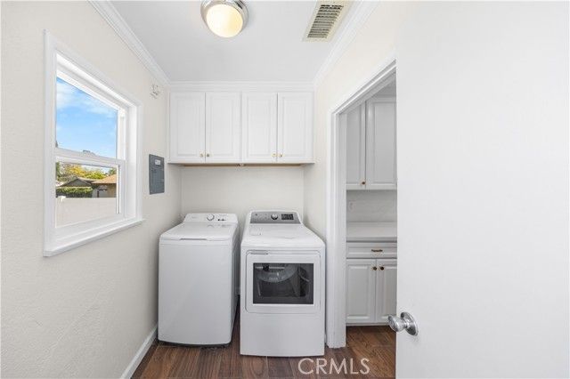 2074 N Summit Avenue, Pasadena, CA 91103