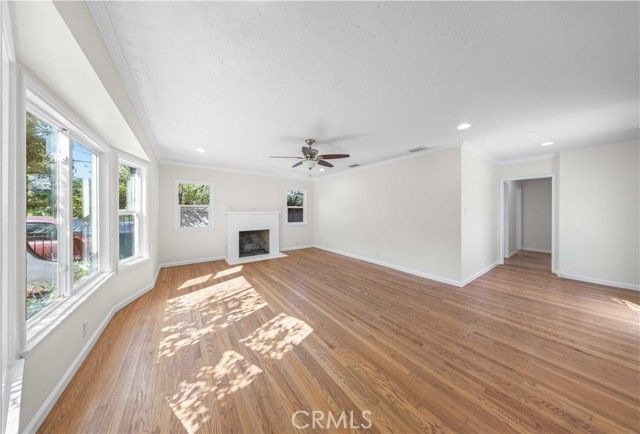 2074 N Summit Avenue, Pasadena, CA 91103