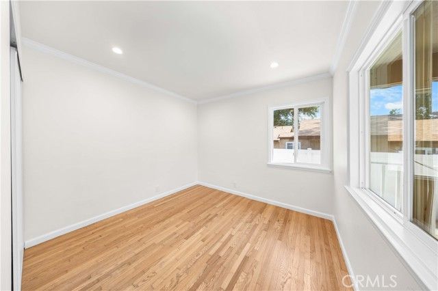 2074 N Summit Avenue, Pasadena, CA 91103