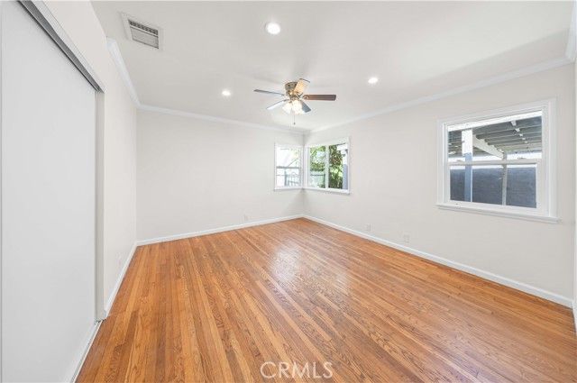 2074 N Summit Avenue, Pasadena, CA 91103