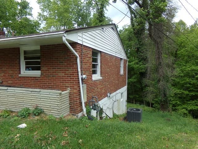 505 Forest Road, Huntington, WV 25705