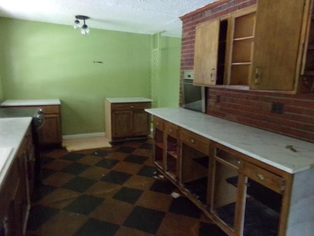 505 Forest Road, Huntington, WV 25705